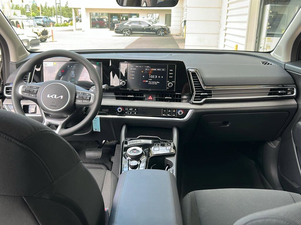 New 2025 Kia Sportage LX image 16