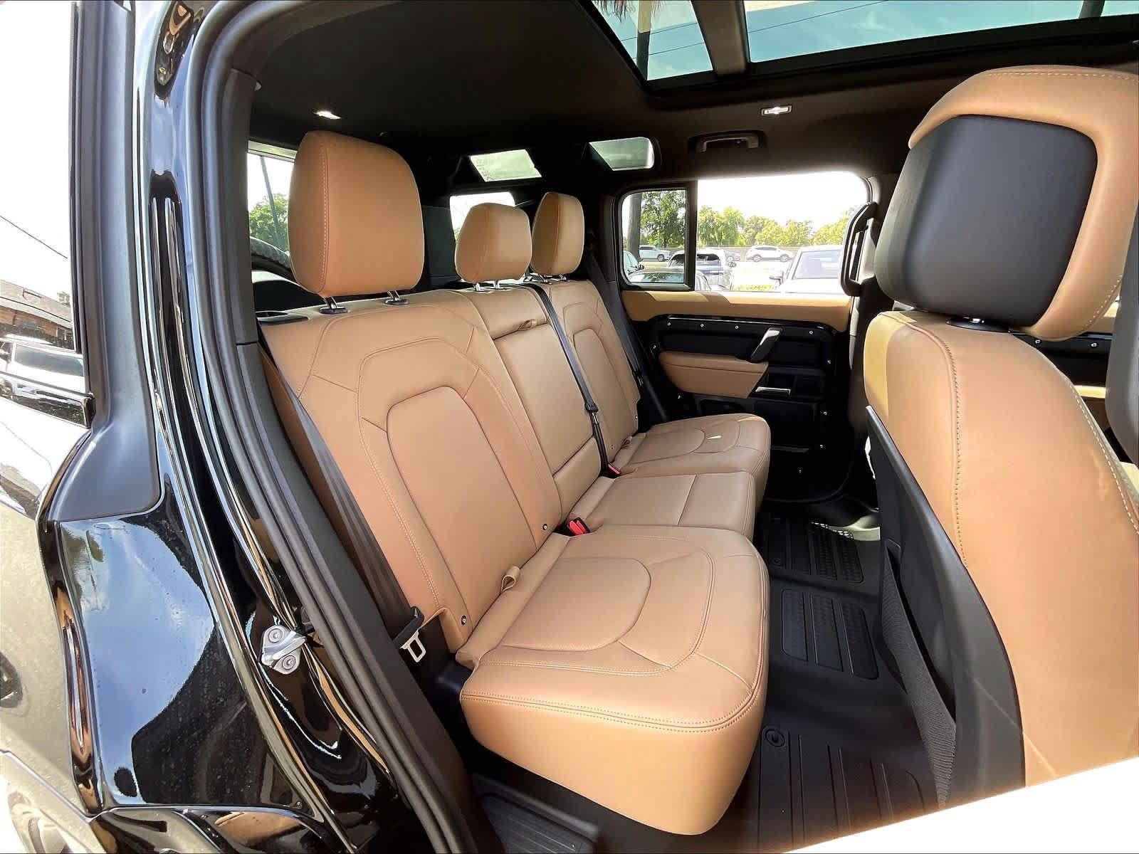 New 2026 Land Rover Defender 110 X-Dynamic SE AWD/4WD image 27