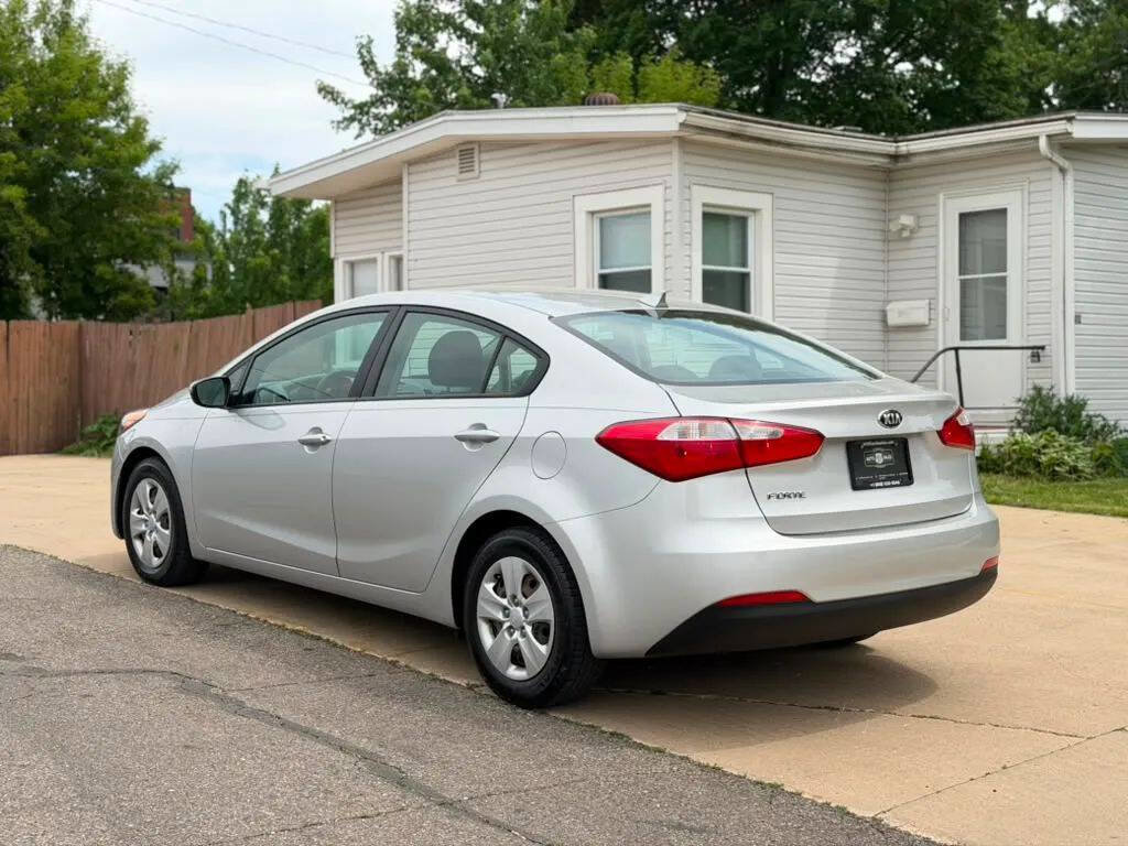 Used 2015 Kia Forte LX w/ Popular Package FWD image 4