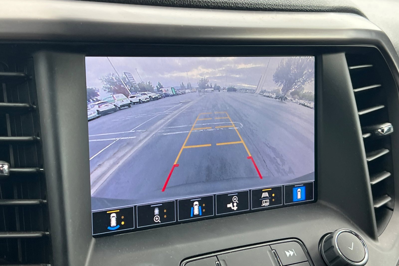 Used 2023 GMC Acadia AT4 w/ Technology Package image 27