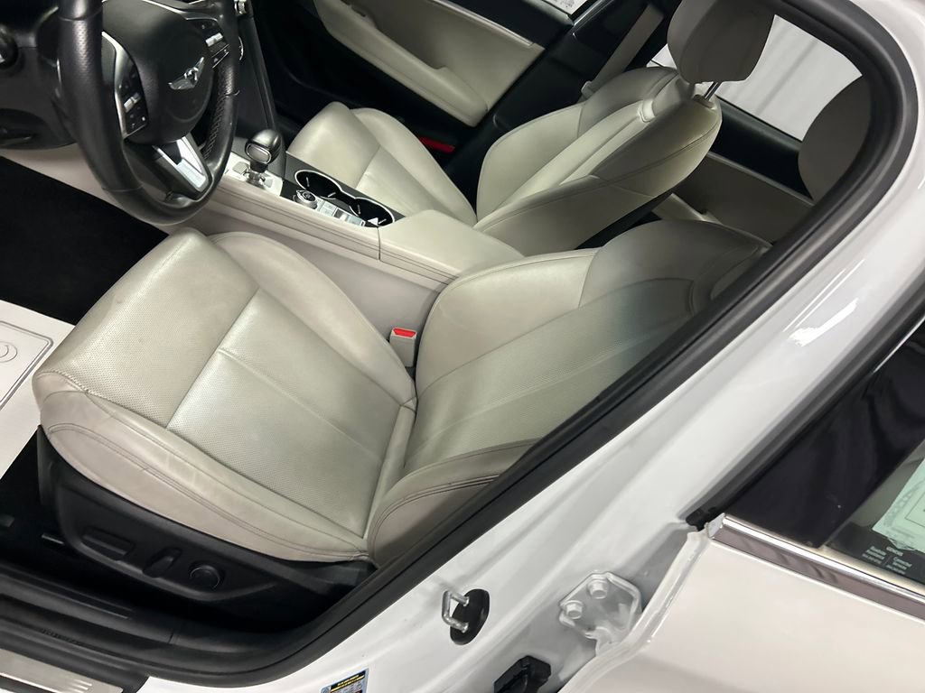Used 2022 Genesis G70 2.0T image 10