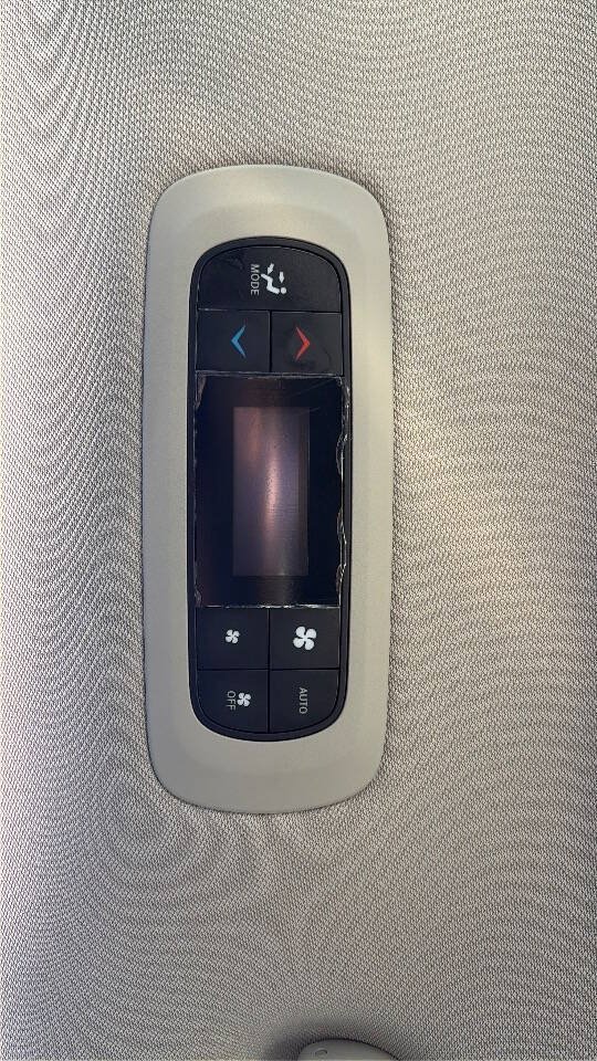 Used 2020 Chrysler Pacifica Touring-L FWD image 23