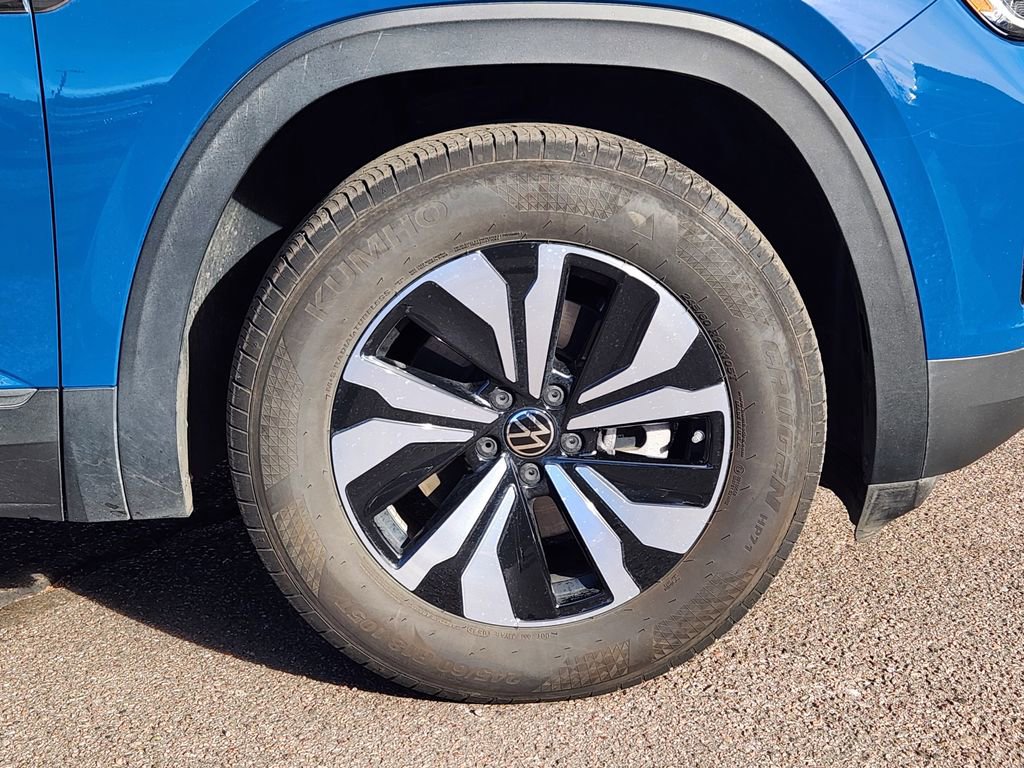 Used 2025 Volkswagen Atlas Cross Sport SE image 29