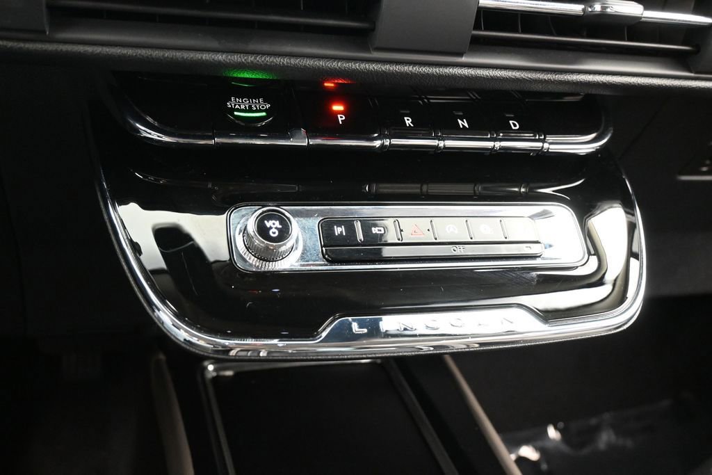Used 2023 Lincoln Corsair Reserve AWD/4WD image 21
