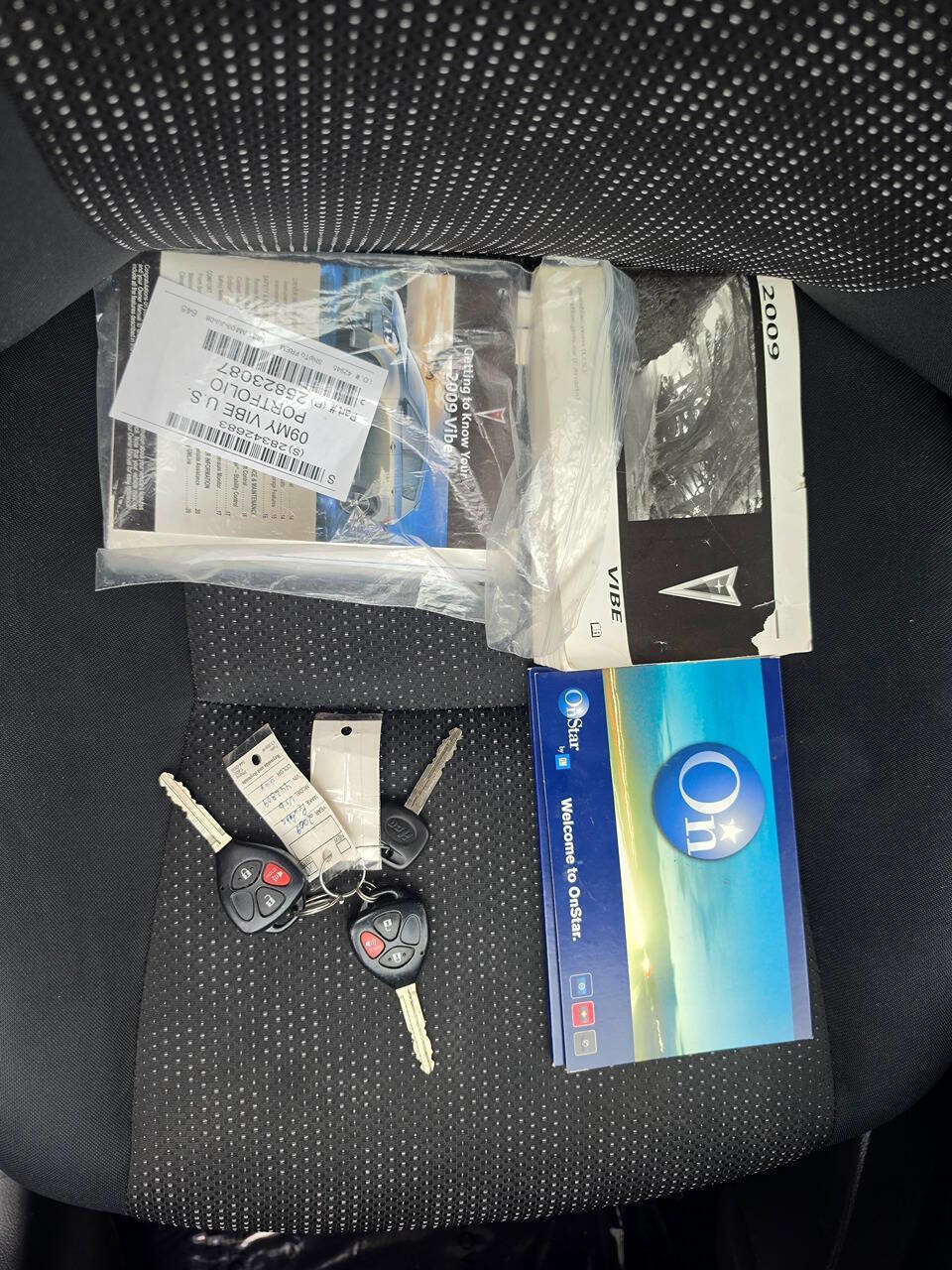 Used 2009 Pontiac Vibe w/ Preferred Package FWD image 47