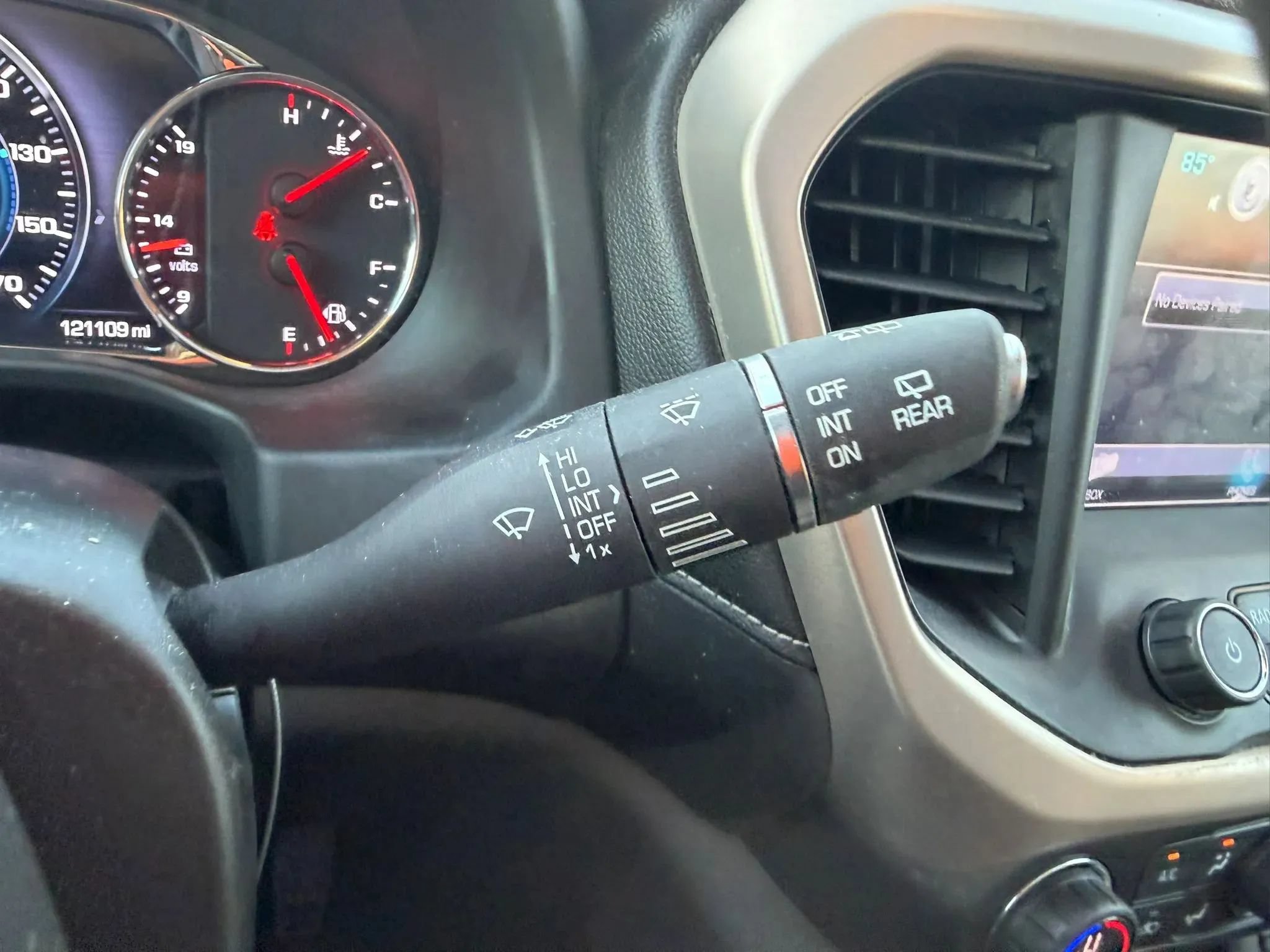 Used 2017 GMC Acadia Denali w/ Technology Package AWD/4WD image 23