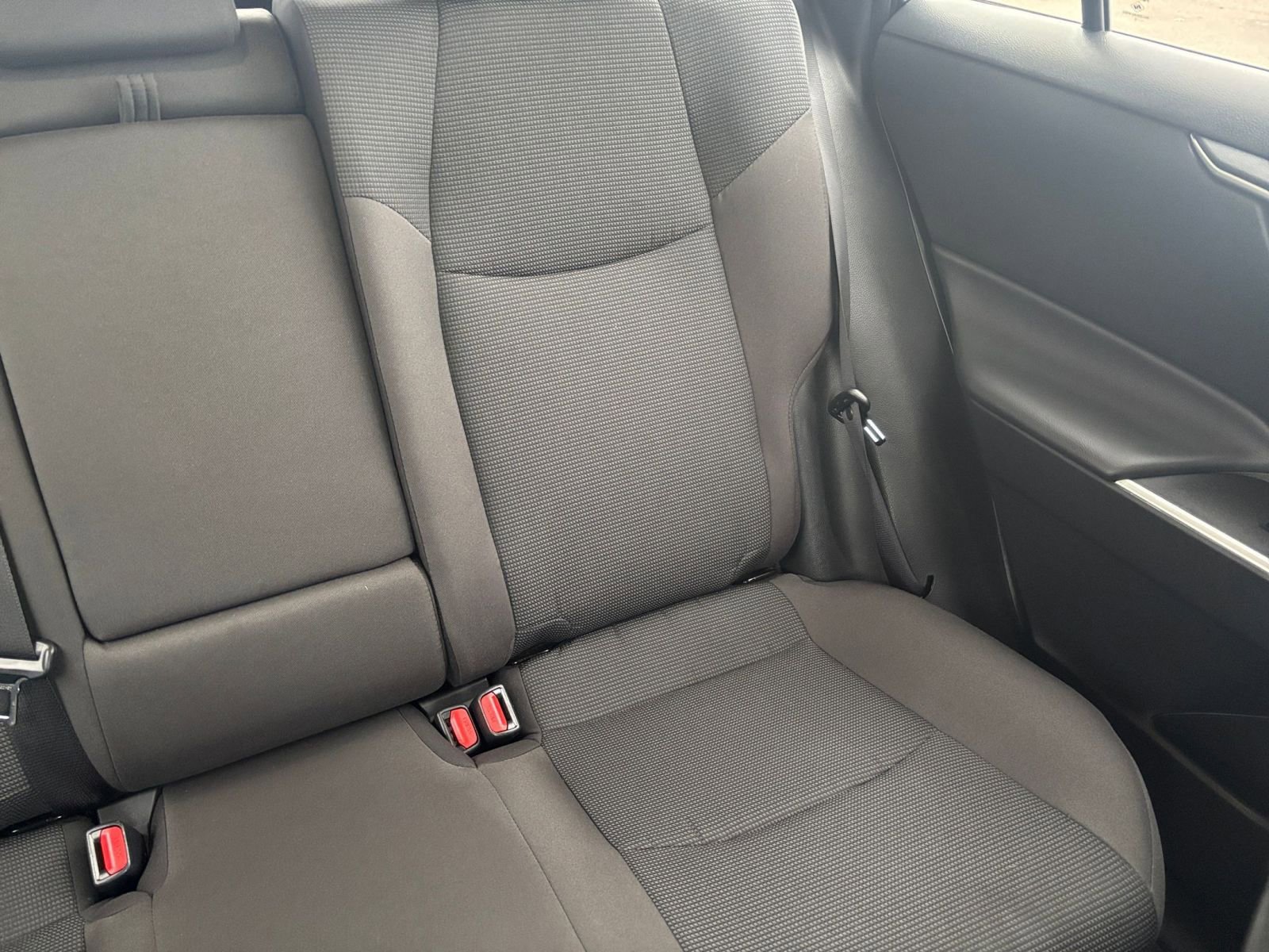 Used 2025 Toyota RAV4 LE image 33