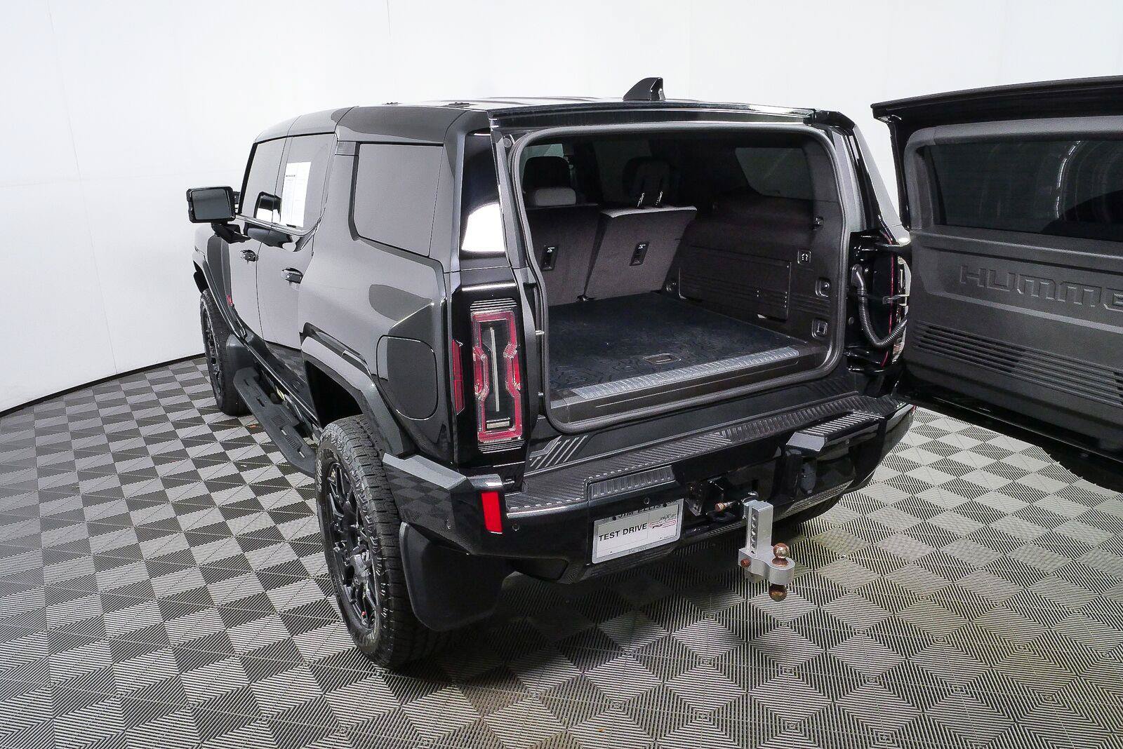 Used 2024 GMC Hummer EV 2X w/ LPO, Illumination Package AWD/4WD image 27