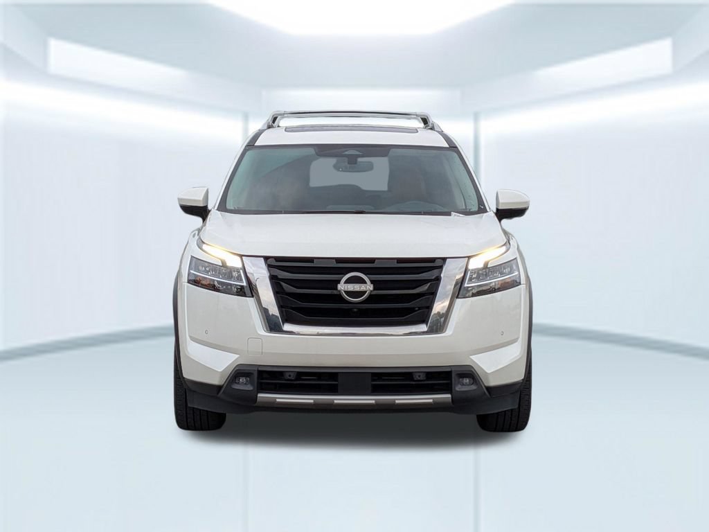 Used 2023 Nissan Pathfinder Platinum w/ Cargo Package AWD/4WD image 11
