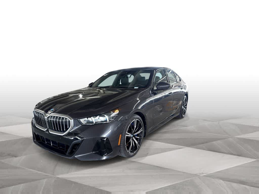 Used 2024 BMW 540i xDrive AWD/4WD image 4
