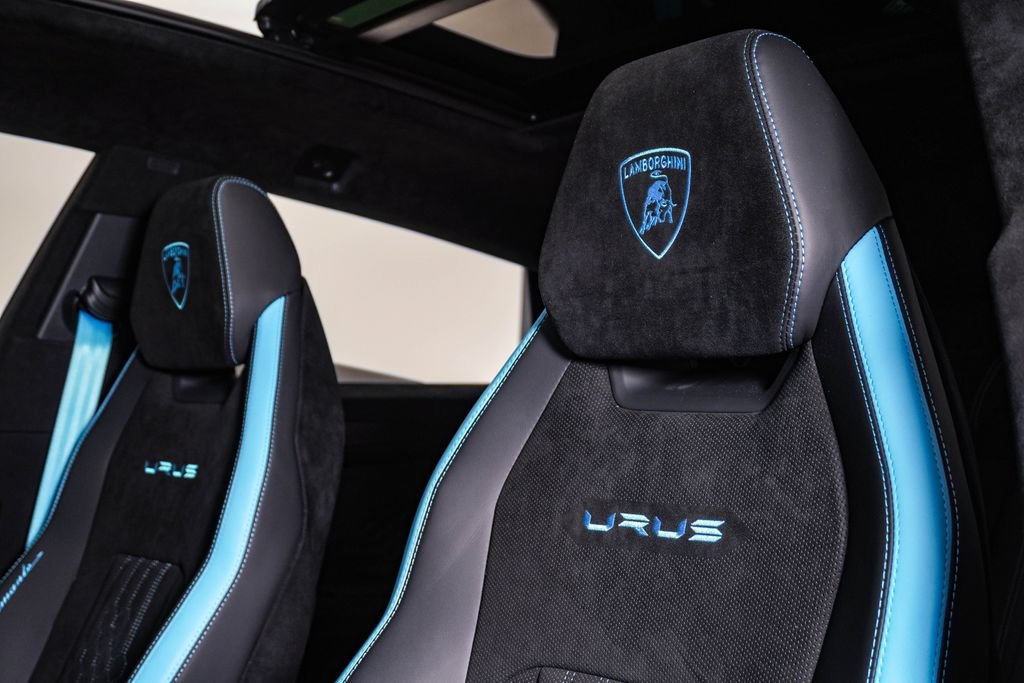 Used 2024 Lamborghini Urus Performante AWD/4WD image 24