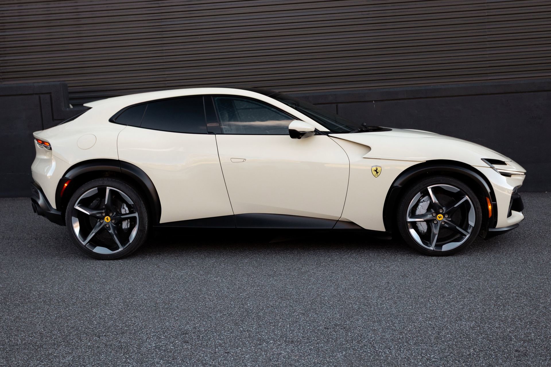 Used 2025 Ferrari Purosangue AWD/4WD image 8