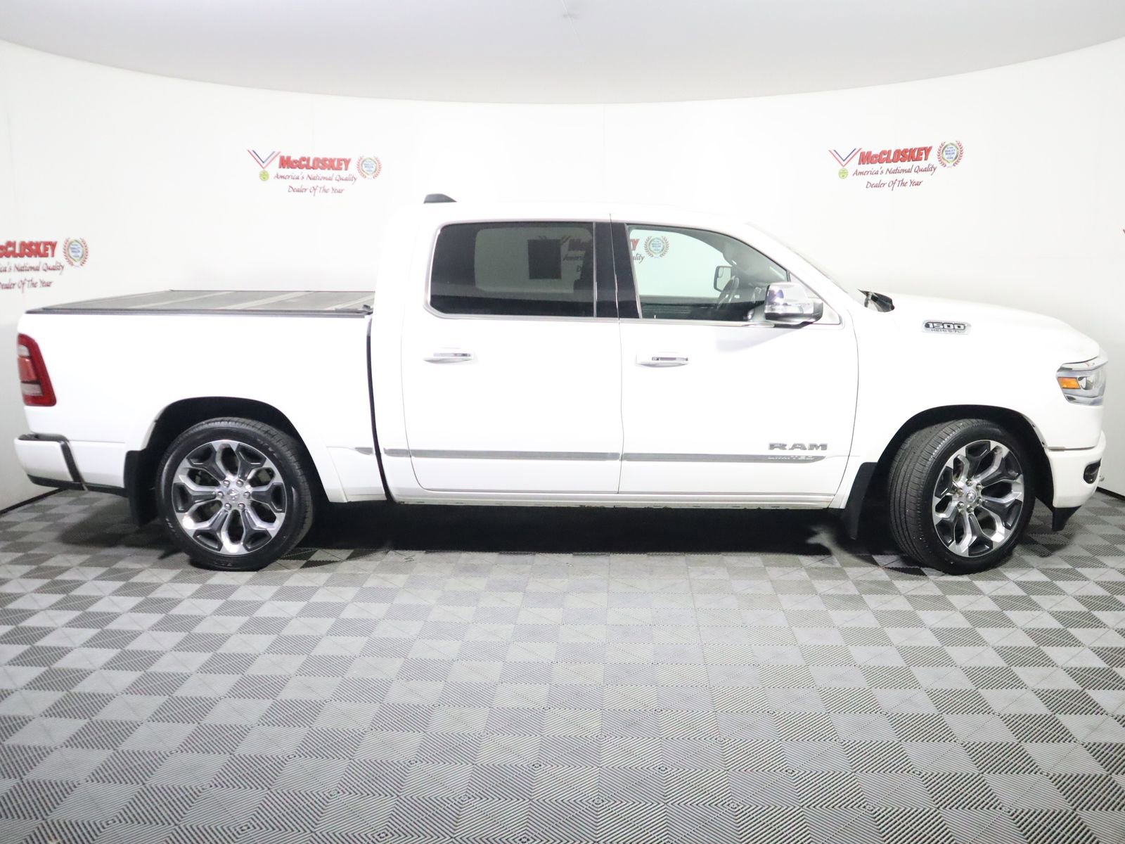 Used 2019 RAM 1500 Limited AWD/4WD image 3