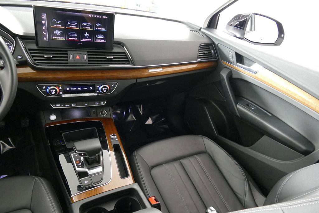 Used 2023 Audi Q5 2.0T Premium w/ Convenience Package AWD/4WD image 9
