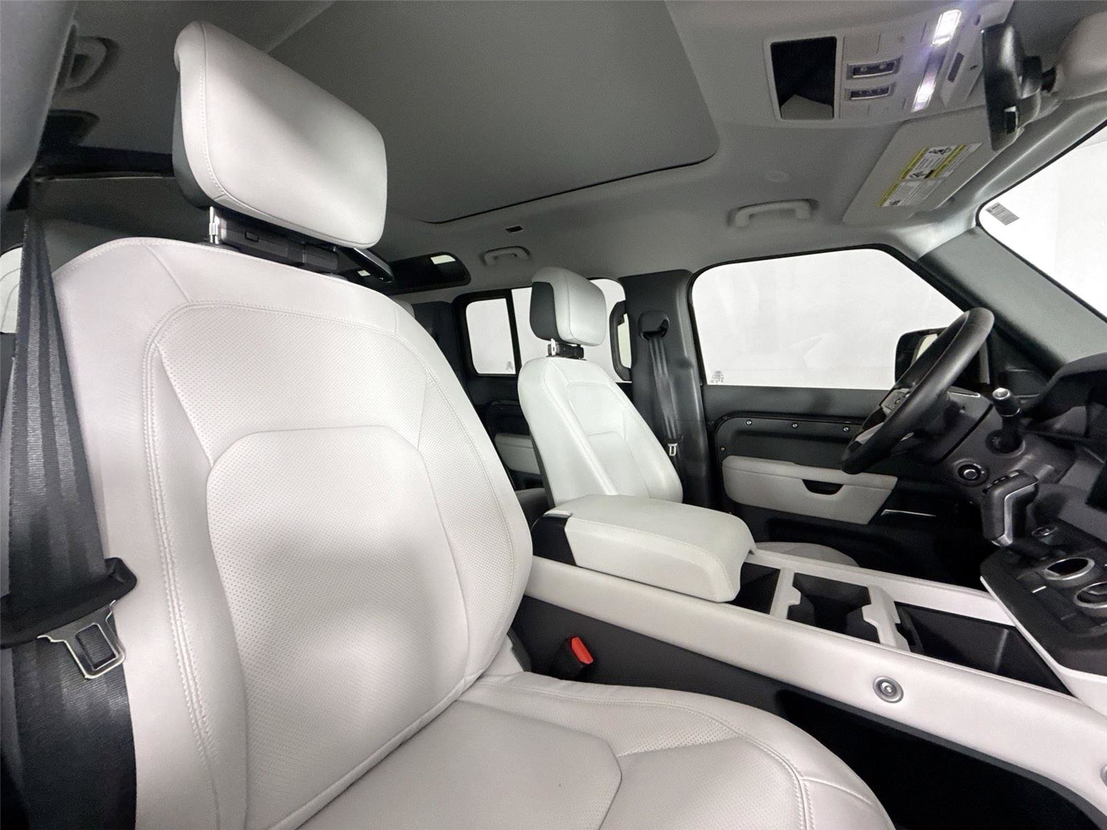 Used 2025 Land Rover Defender 110 X-Dynamic SE image 42