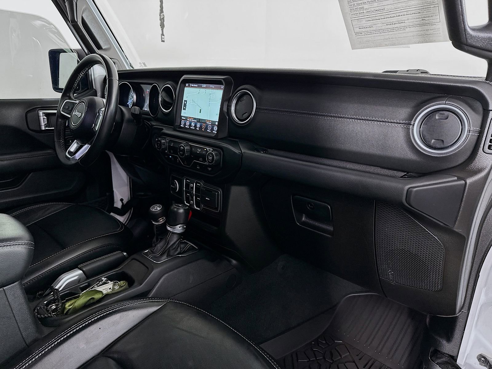 Used 2022 Jeep Wrangler Unlimited Sahara AWD/4WD image 29