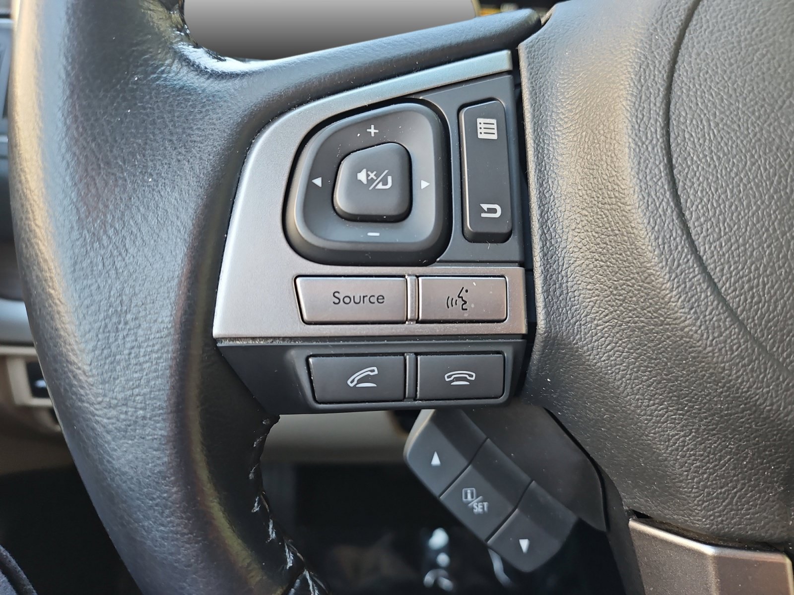 Used 2016 Subaru Legacy 2.5i Limited AWD/4WD image 29