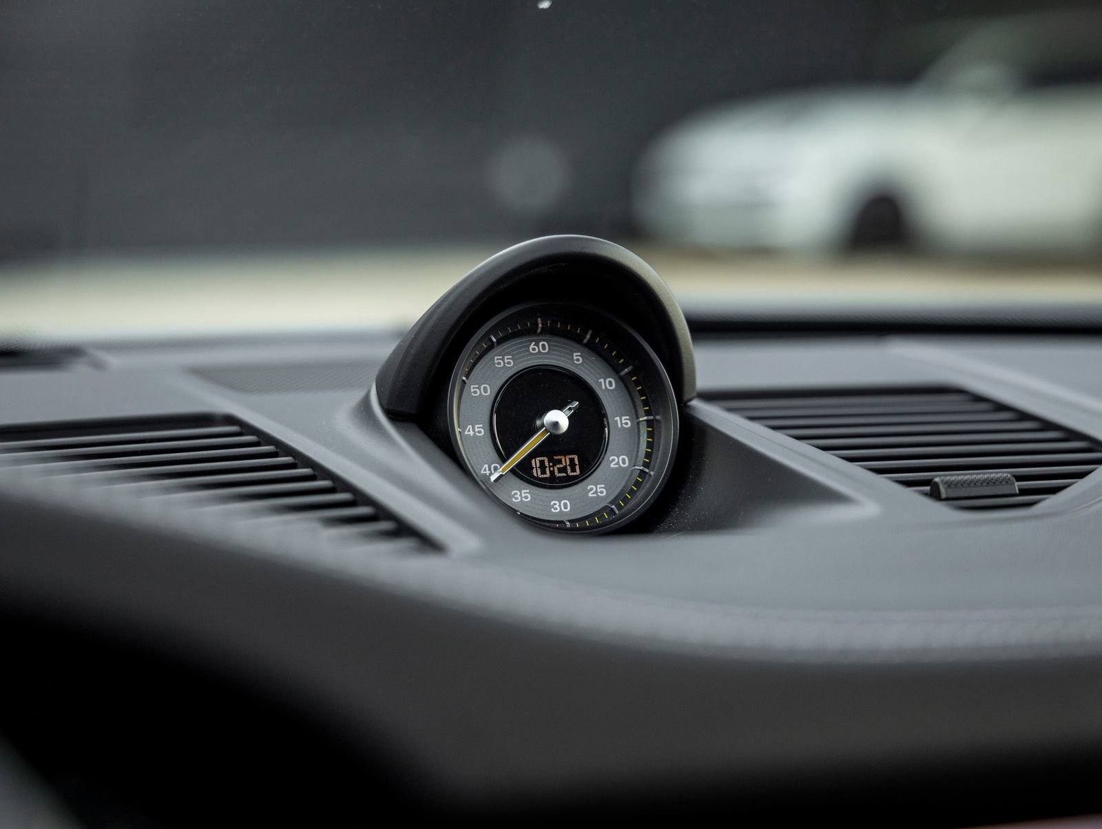 Certified 2024 Porsche 911 GT3 image 38