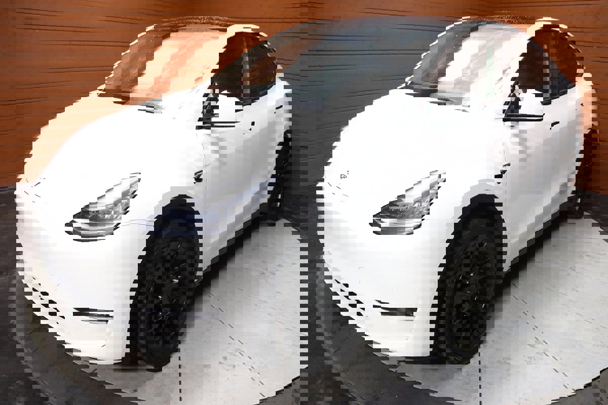 Used 2023 Tesla Model Y Long Range image 5