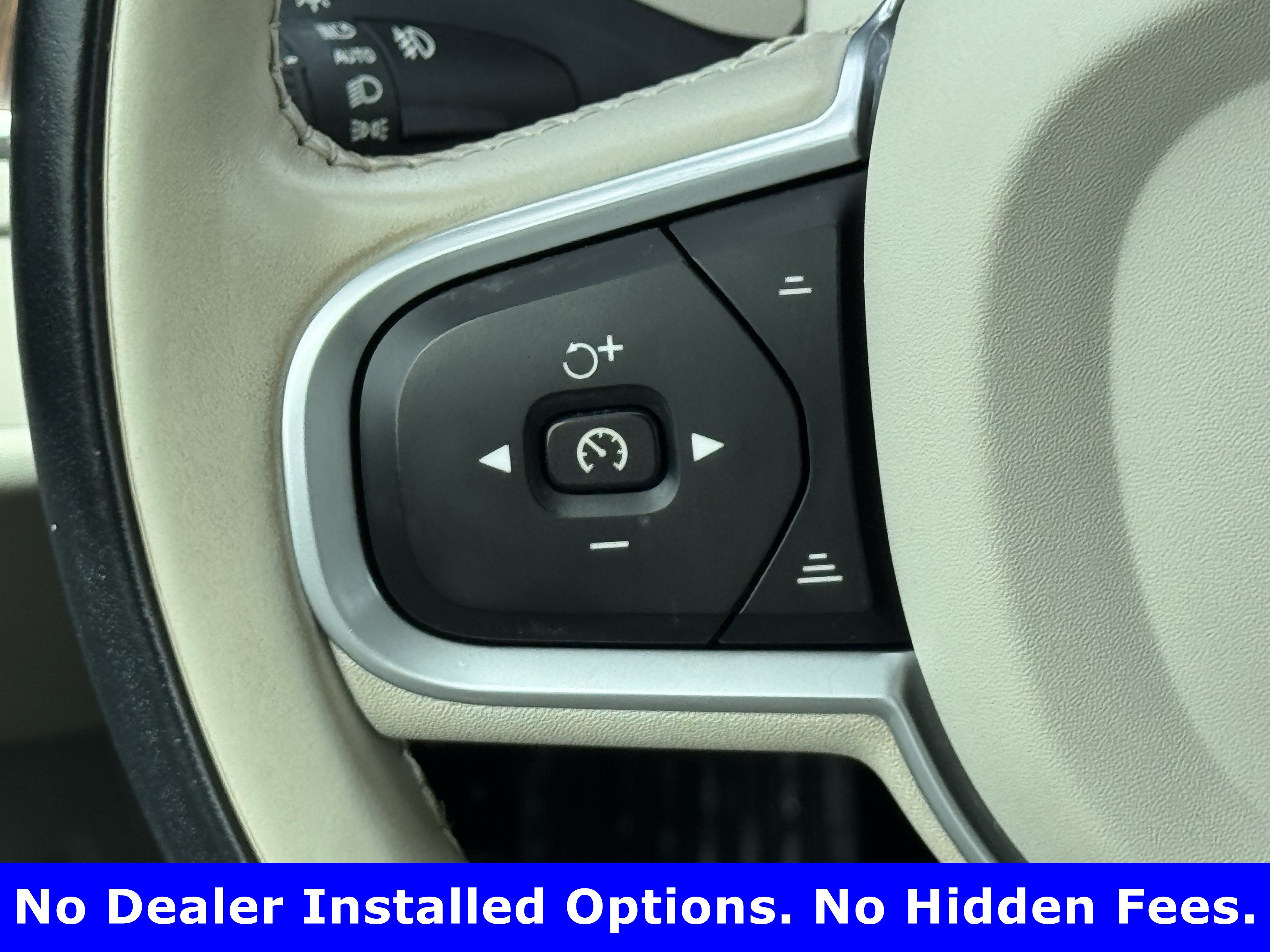 Used 2022 Volvo XC60 B5 Momentum w/ Advanced Package AWD/4WD image 13