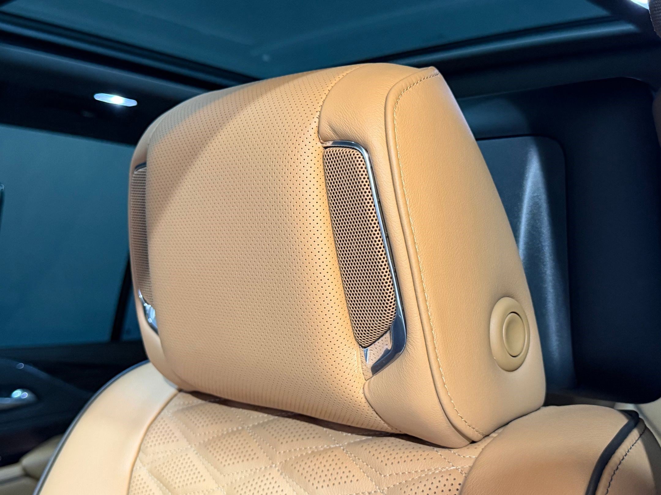 Used 2021 Cadillac Escalade Premium Luxury image 27