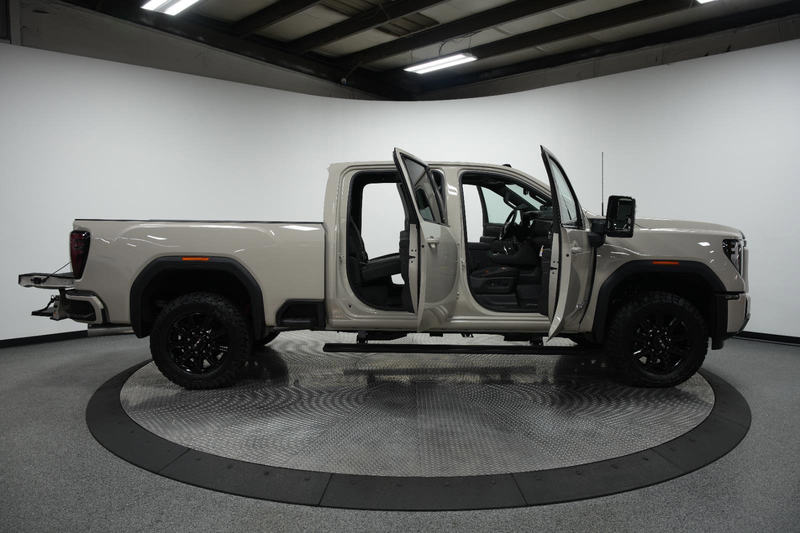 New 2026 GMC Sierra 2500 AT4 w/ AT4 Premium Plus Package image 13