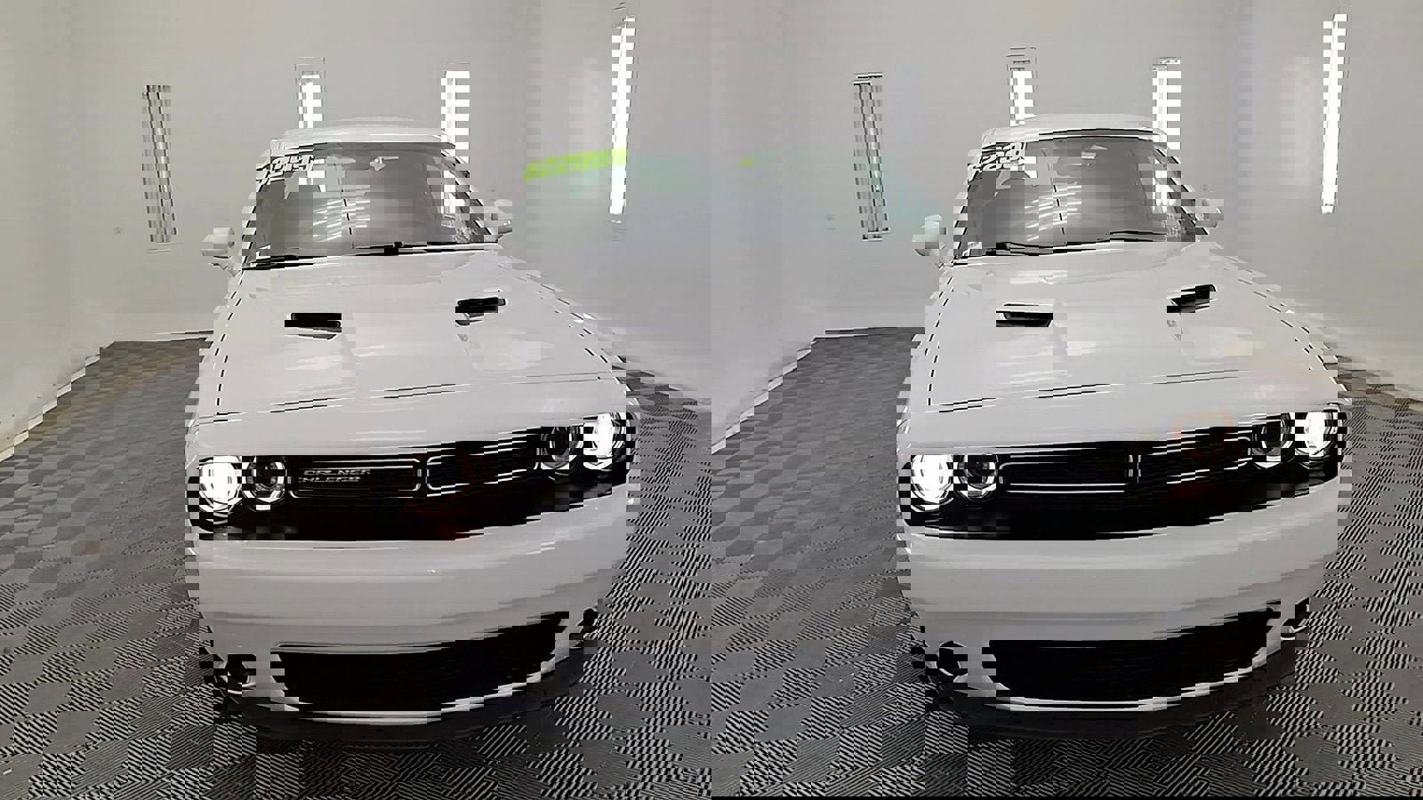 Used 2023 Dodge Challenger SXT image 7