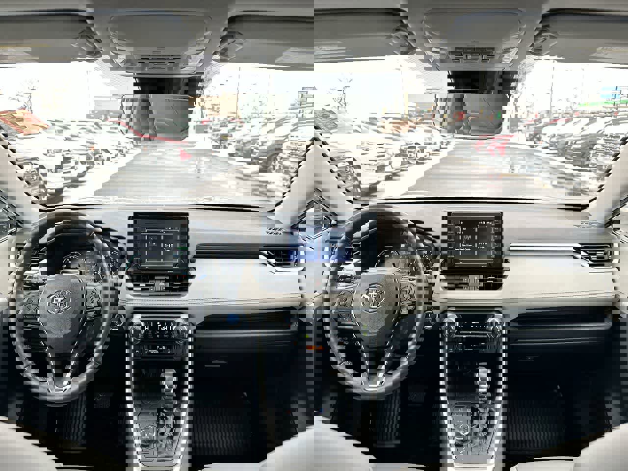 Used 2022 Toyota RAV4 XLE Premium image 20