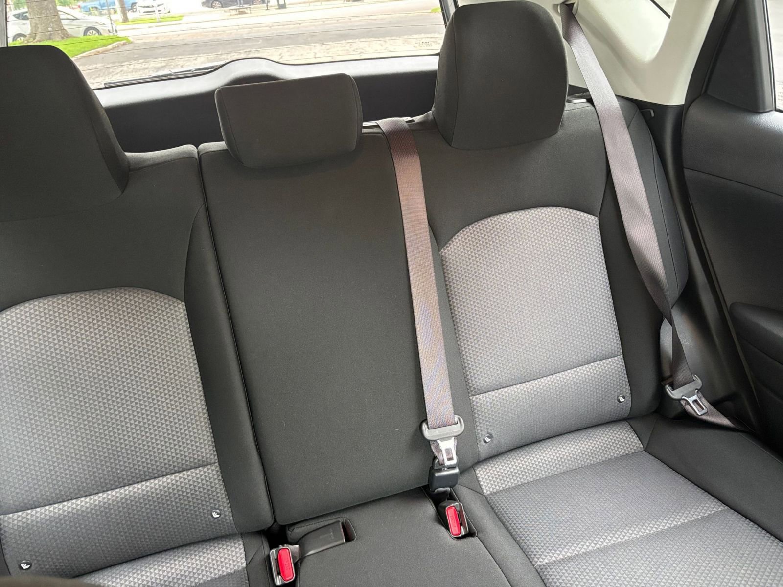 Used 2025 Kia Soul LX w/ LX Technology Package FWD image 32