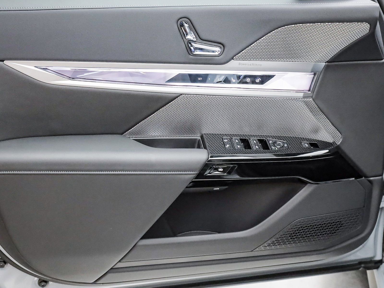 New 2025 BMW i7 xDrive60 w/ Premium Package image 21