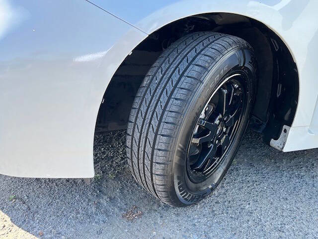 Used 2015 Toyota Prius Two FWD image 18