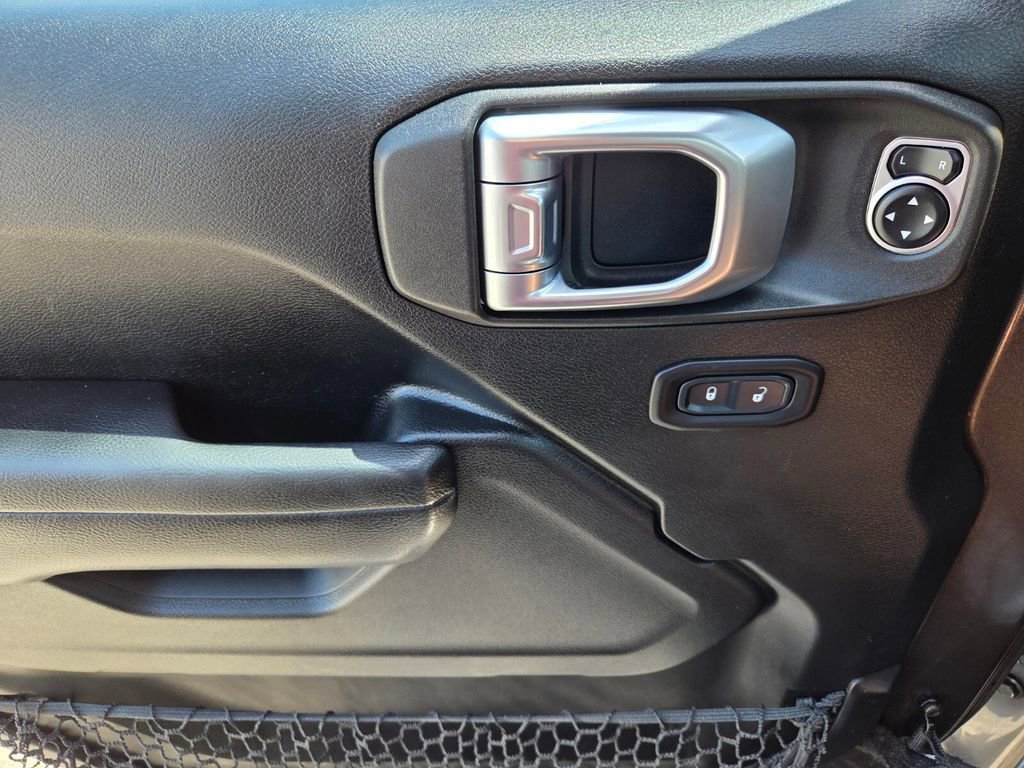 Used 2018 Jeep Wrangler Unlimited Sport S AWD/4WD image 19