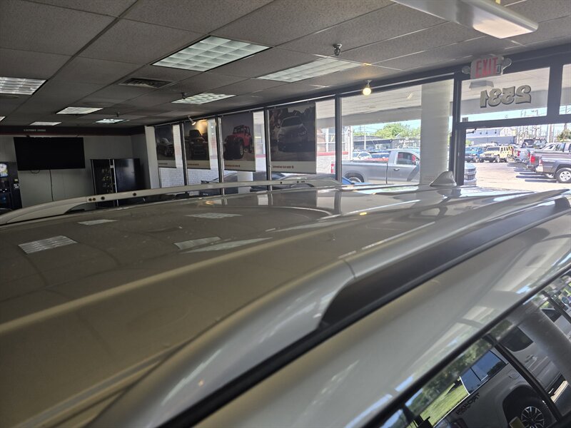 Used 2019 Nissan Pathfinder SV AWD/4WD image 36