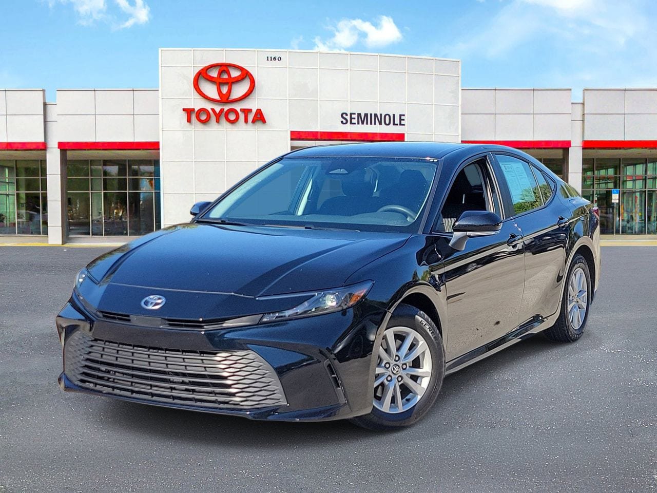 Used 2025 Toyota Camry LE image 1
