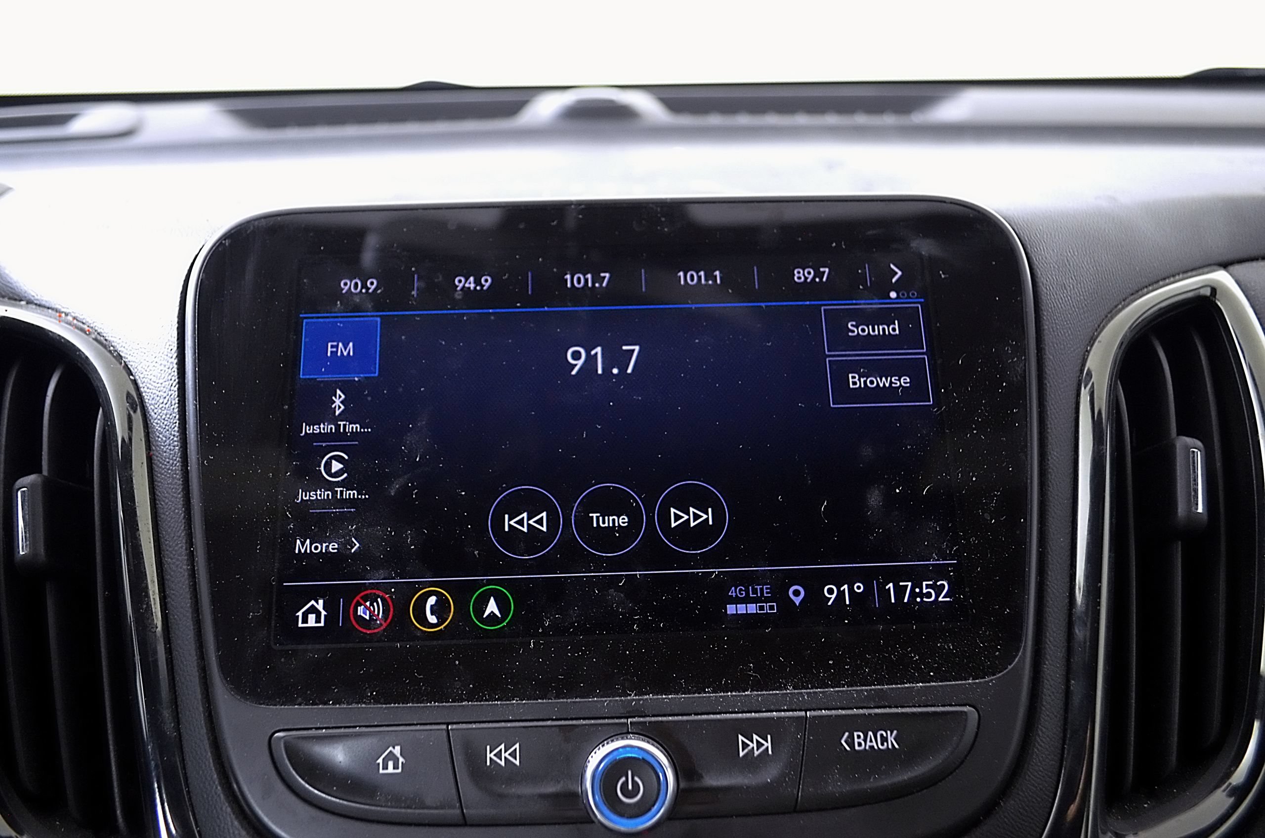 Used 2022 Chevrolet Equinox RS w/ Infotainment Package FWD image 28