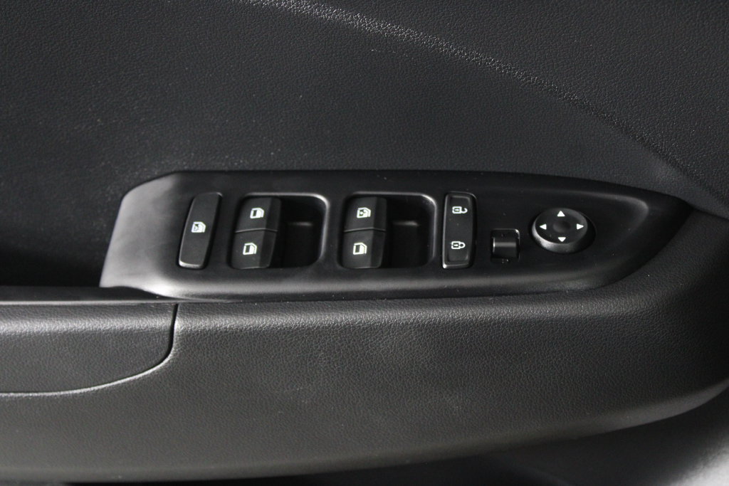 Certified 2026 Hyundai Venue SEL FWD image 23