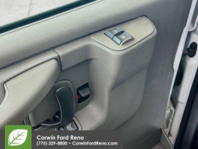 Used 2005 GMC Savana 2500 RWD image 17