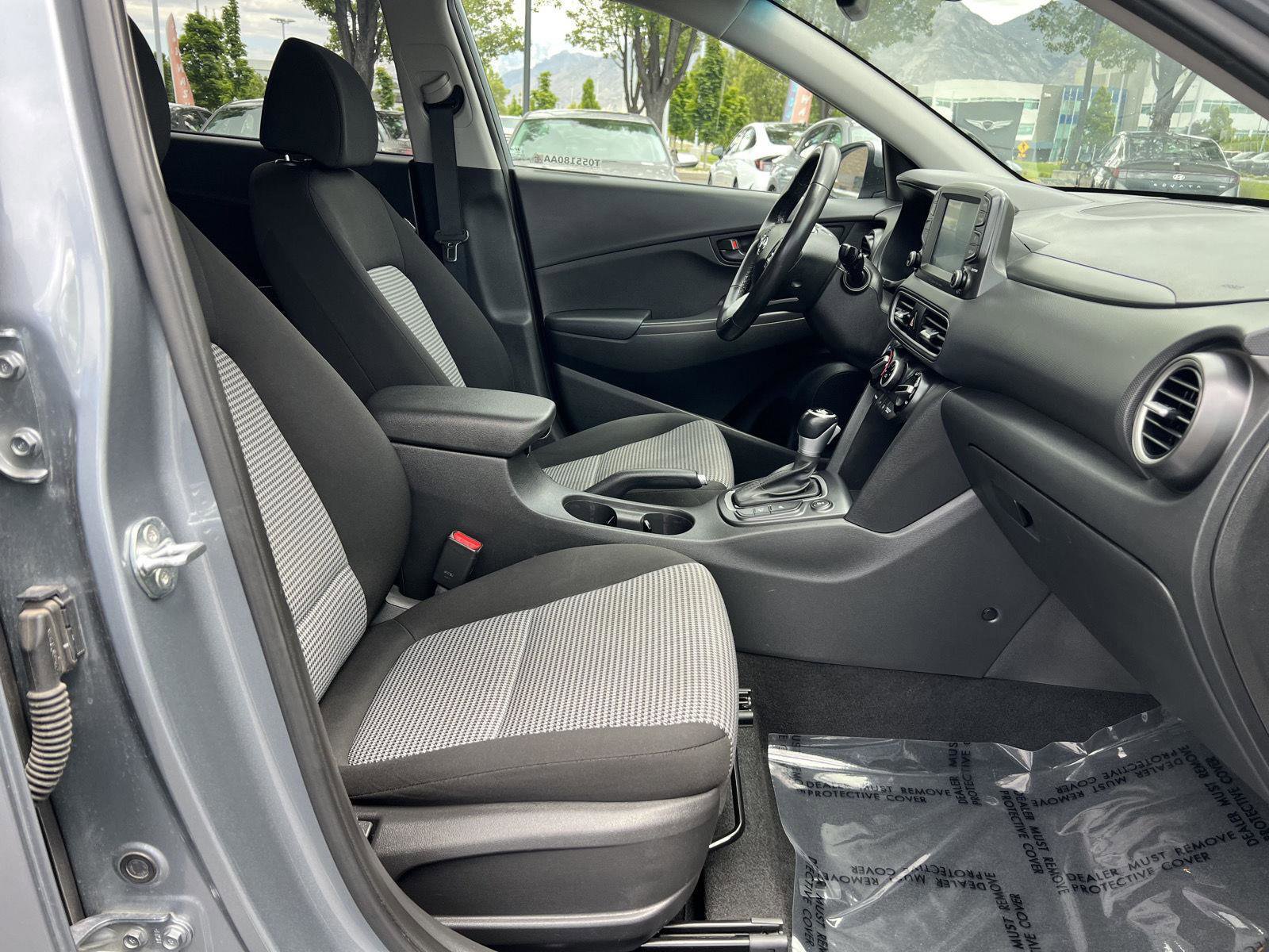 Certified 2021 Hyundai Kona SEL Plus AWD/4WD image 17