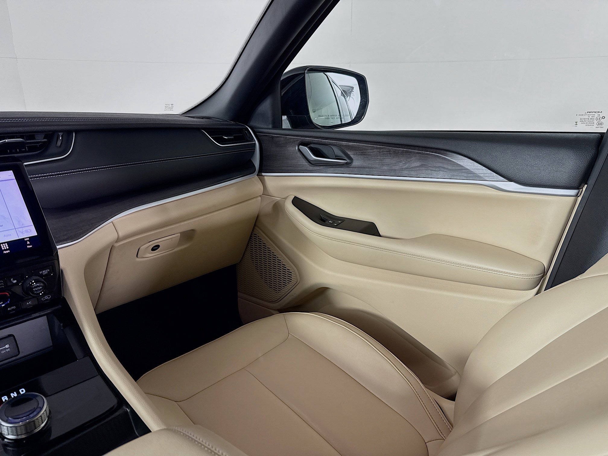 Used 2024 Jeep Grand Cherokee Limited image 28