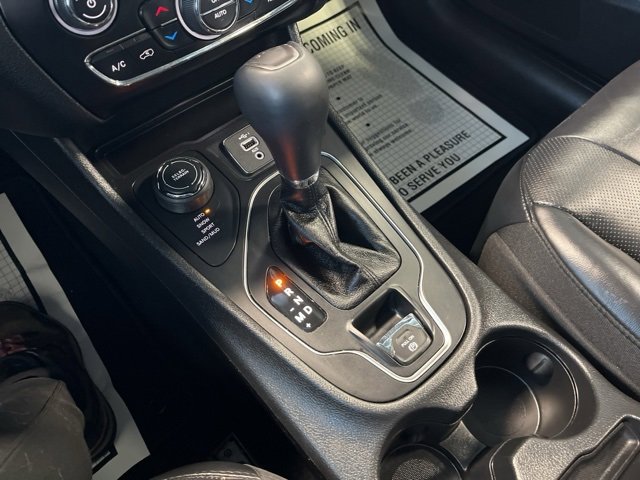 Certified 2020 Jeep Cherokee Latitude Lux w/ Comfort/Convenience Group image 19