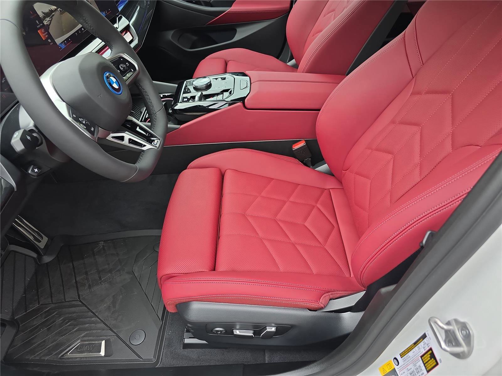 Certified 2026 BMW 550e xDrive AWD/4WD image 23