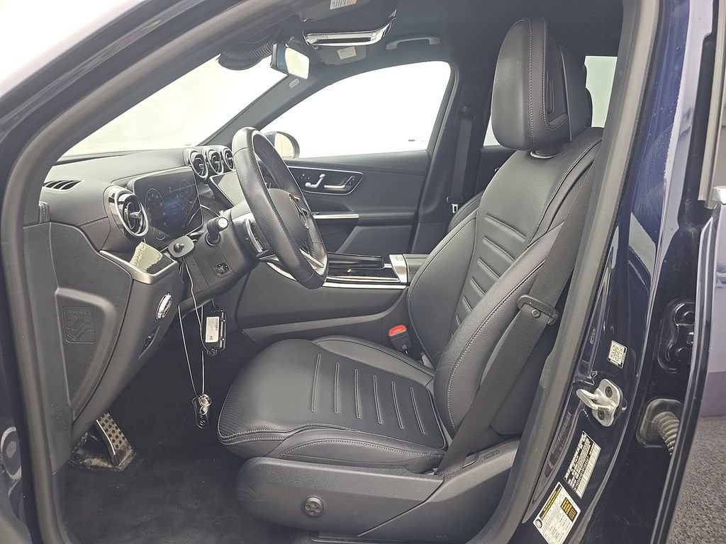 Used 2024 Mercedes-Benz GLC 300 4MATIC w/ AMG Line image 4