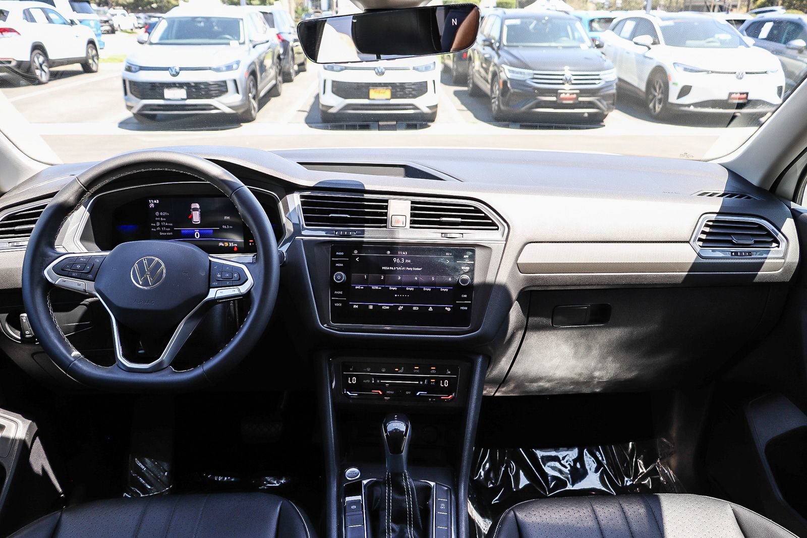 Certified 2022 Volkswagen Tiguan SE FWD image 14