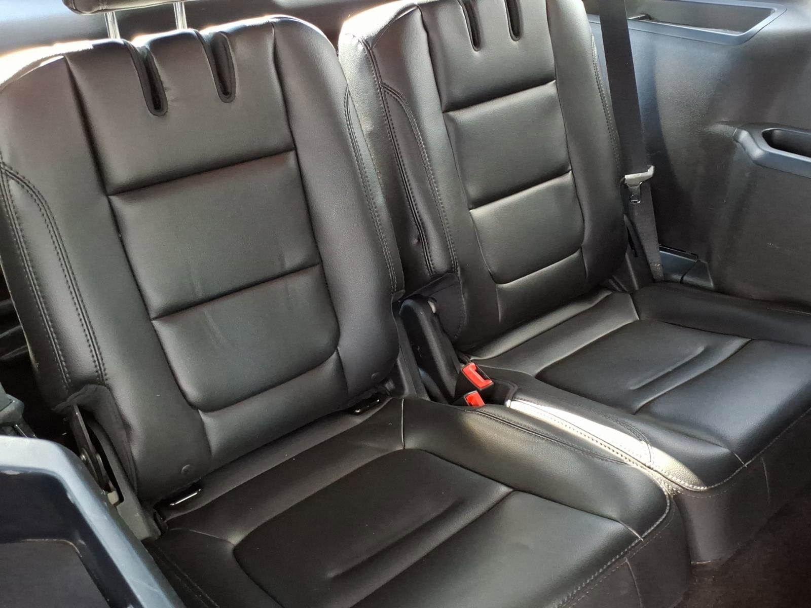 Used 2018 Ford Explorer XLT w/ Equipment Group 202A image 17