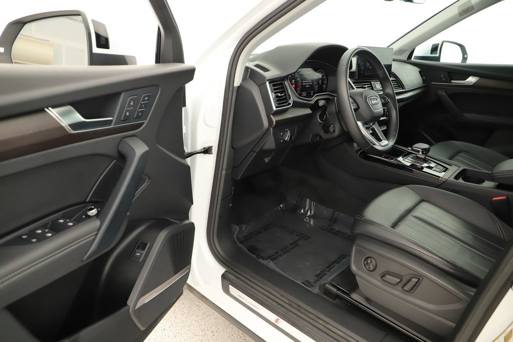 Certified 2023 Audi Q5 2.0T Premium Plus w/ Premium Plus Package AWD/4WD image 14
