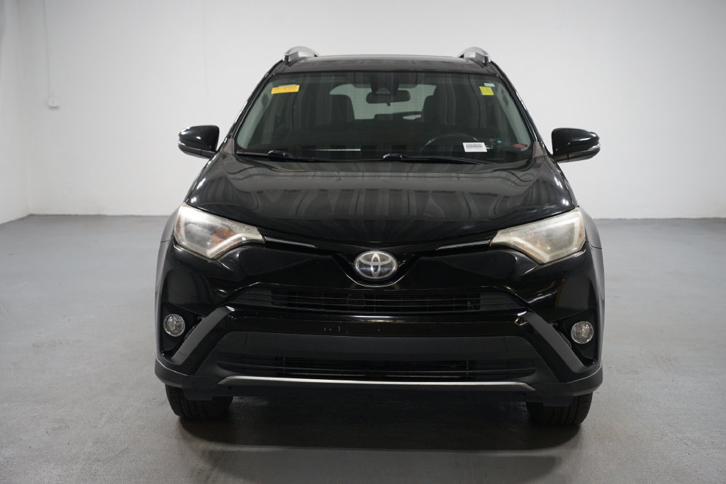 Used 2017 Toyota RAV4 XLE FWD image 2