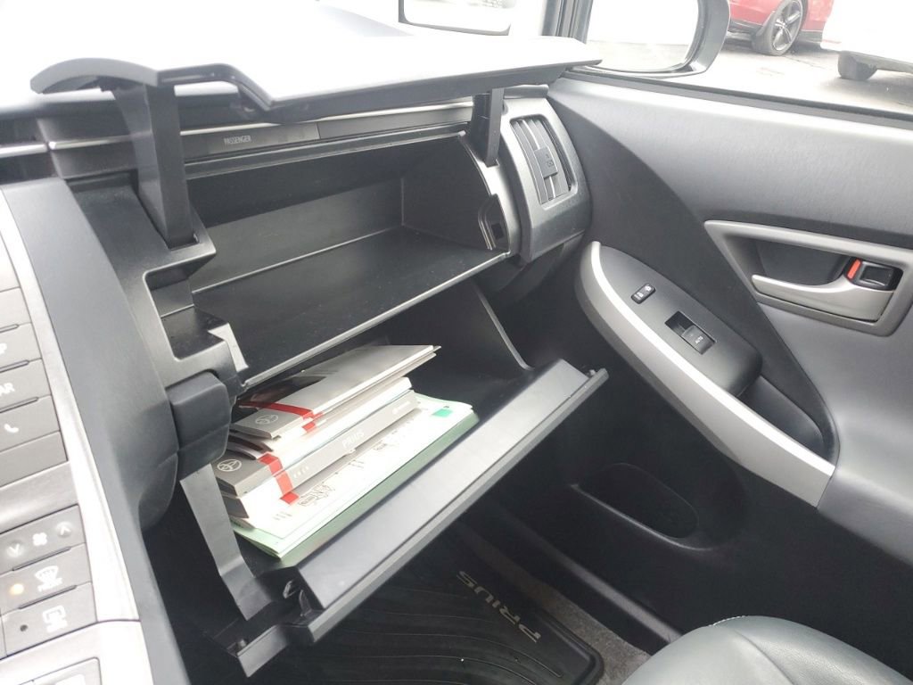 Used 2015 Toyota Prius Four image 17