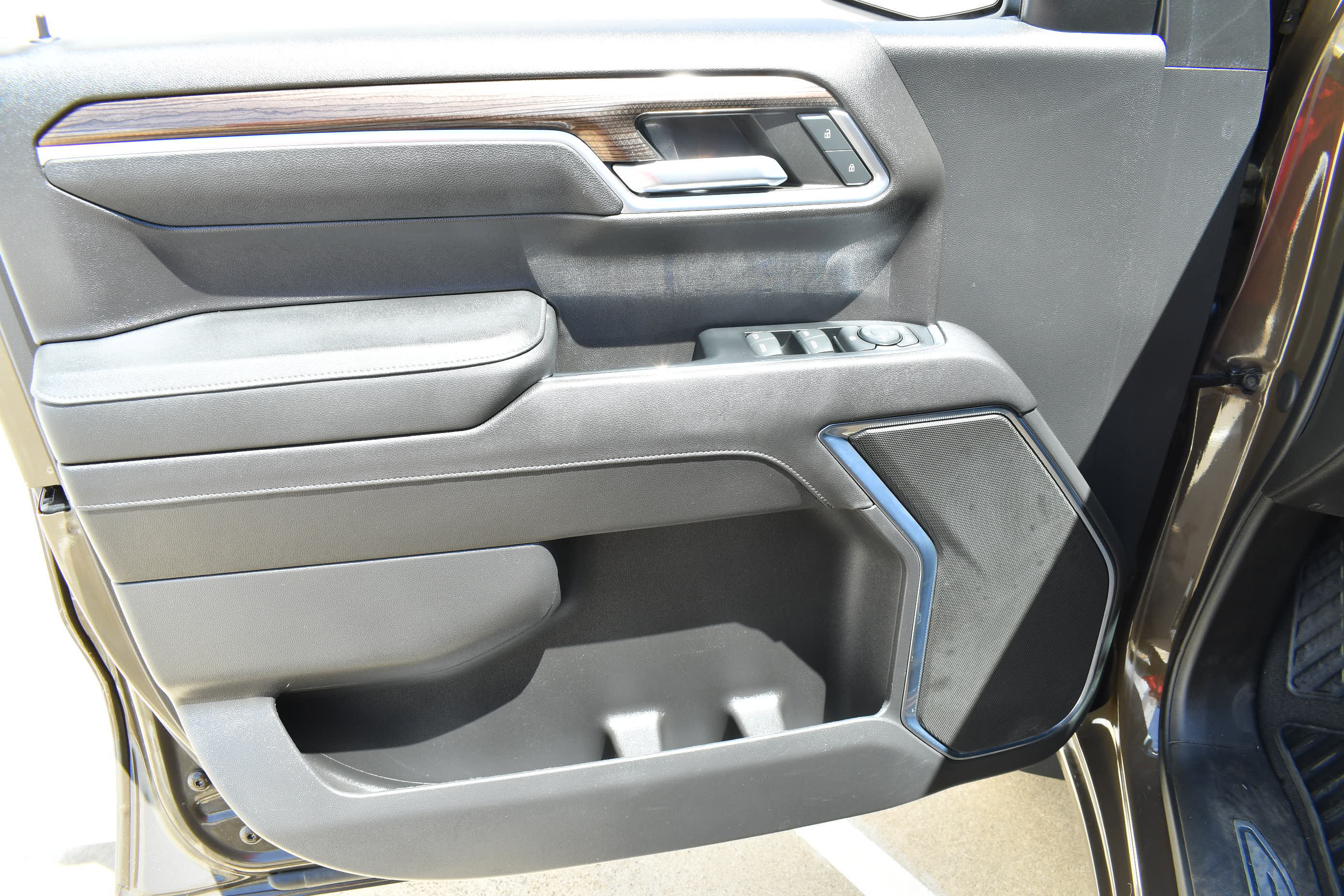 Used 2023 Chevrolet Silverado 1500 LT RWD image 10