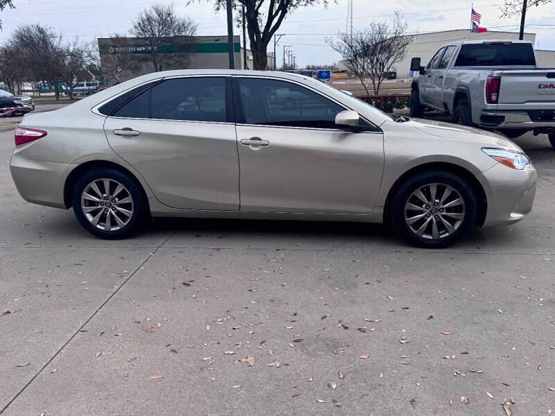 Used 2017 Toyota Camry XLE image 4