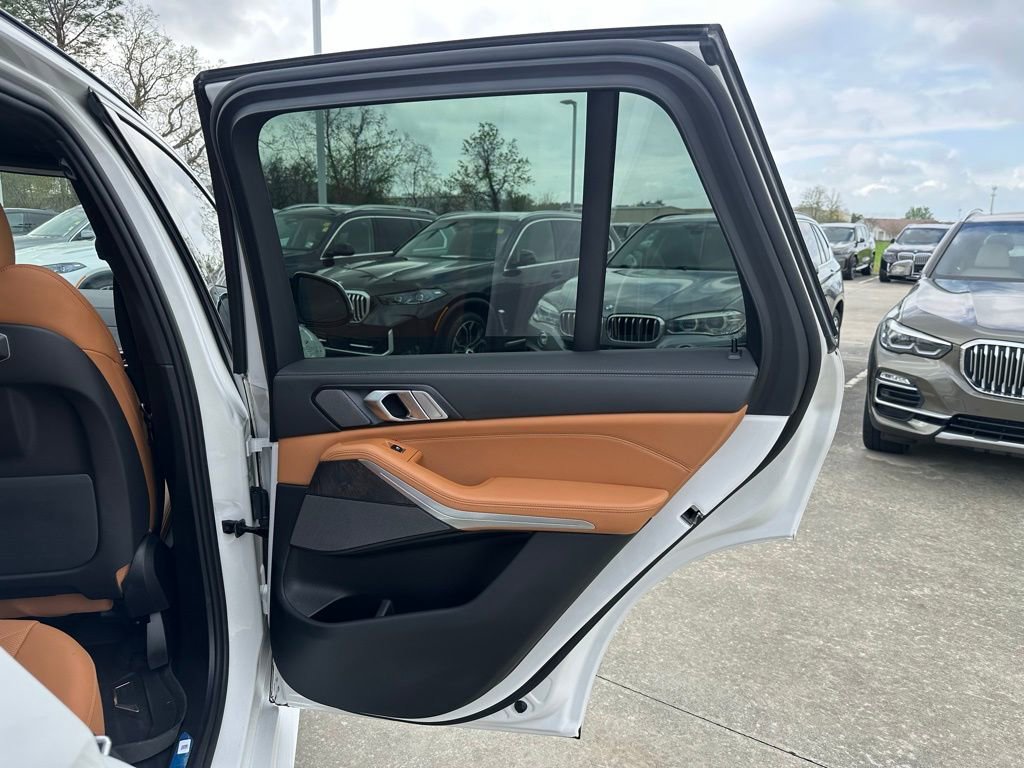 Certified 2025 BMW X5 xDrive40i w/ M Sport Package image 32